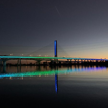 Motel Du Fleuve Brossard Eksteriør billede