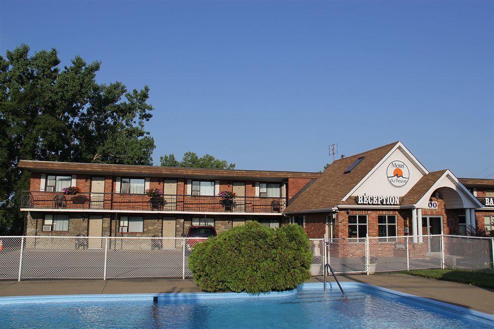 Motel Du Fleuve Brossard Eksteriør billede