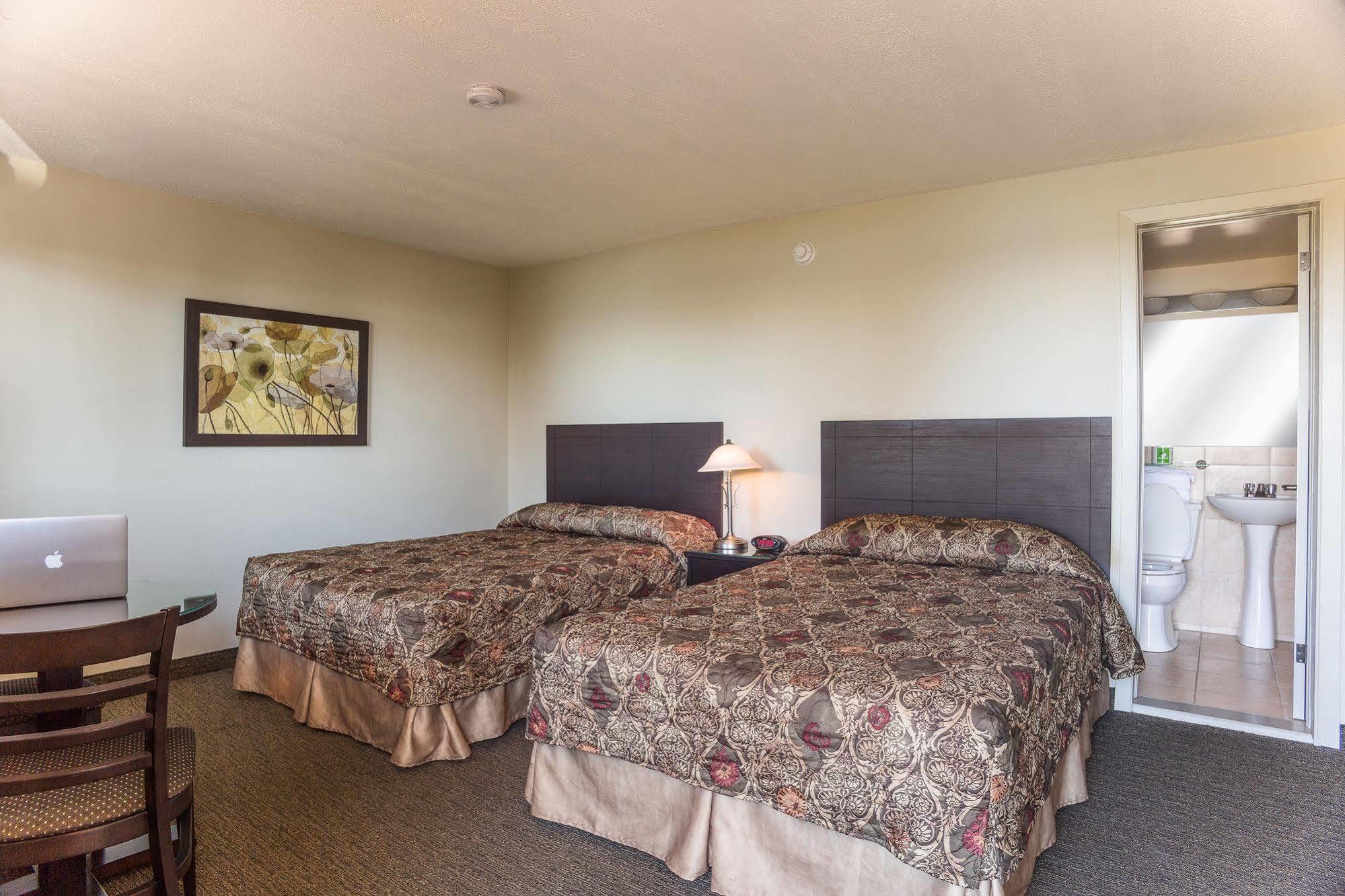 Motel Du Fleuve Brossard Eksteriør billede