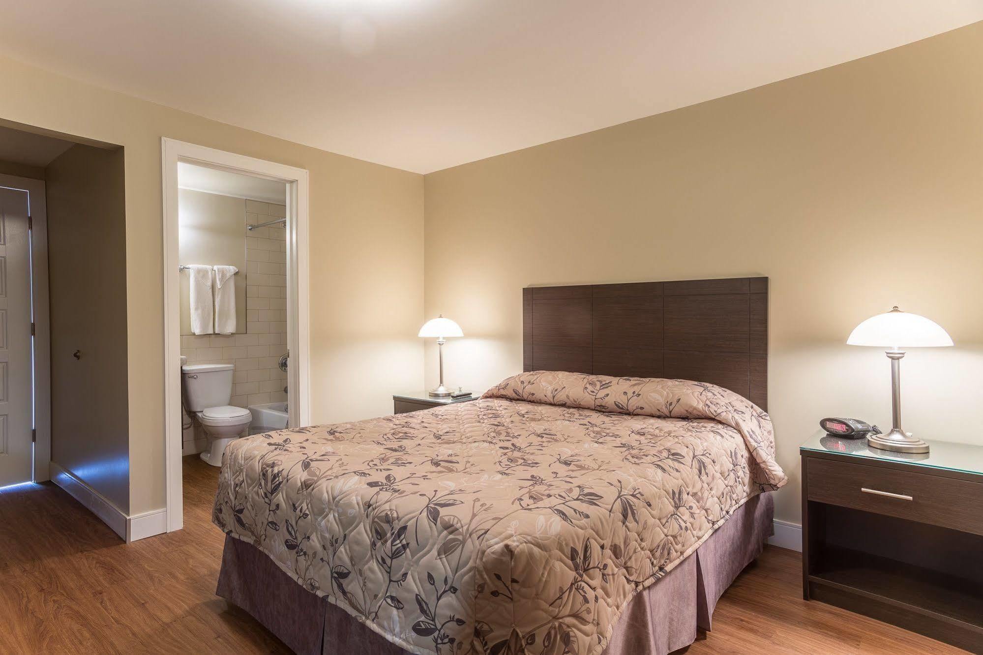 Motel Du Fleuve Brossard Eksteriør billede