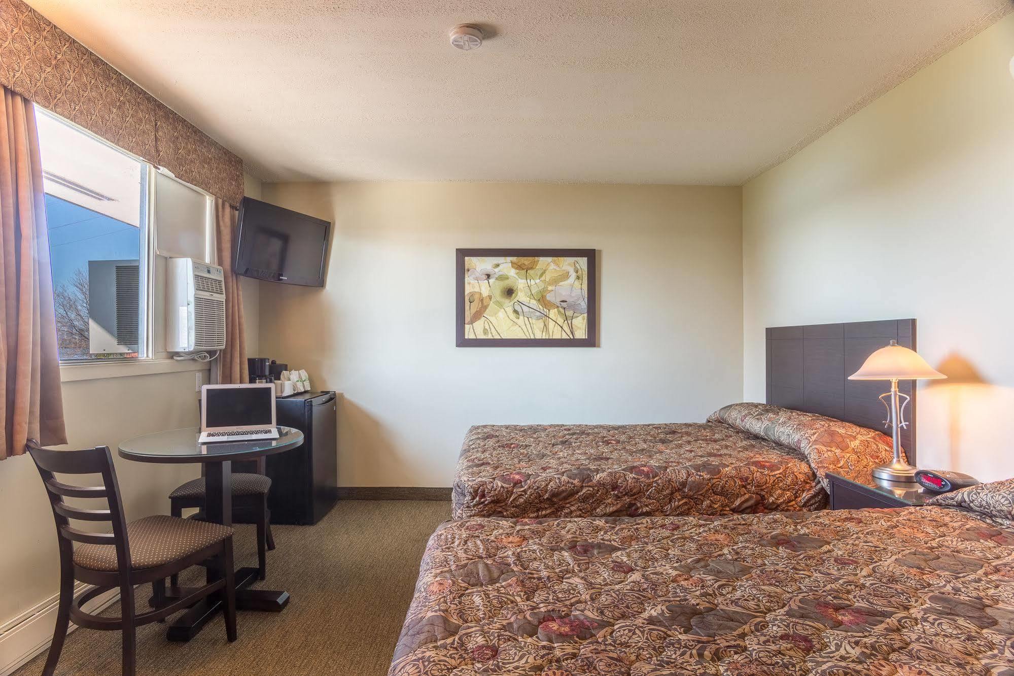Motel Du Fleuve Brossard Eksteriør billede